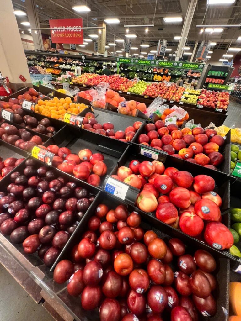 TRẢI NGHIỆM MUA SẮM TẠI SIÊU THỊ FRED MEYER – NƠI HỘI TỤ MỌI TIỆN ÍCH CHO GIA ĐÌNH VIỆT TẠI MỸ 2 TRẢI NGHIỆM MUA SẮM TẠI SIÊU THỊ FRED MEYER – NƠI HỘI TỤ MỌI TIỆN ÍCH CHO GIA ĐÌNH VIỆT TẠI MỸTrong những ngày đầu đặt chân đến Mỹ, việc tìm kiếm một siêu thị đầy đủ hàng hóa, giá cả hợp lý, sạch sẽ và tiện lợi là điều vô cùng quan trọng với mỗi gia đình. Và Fred Meyer – chuỗi siêu thị nổi tiếng tại Mỹ,