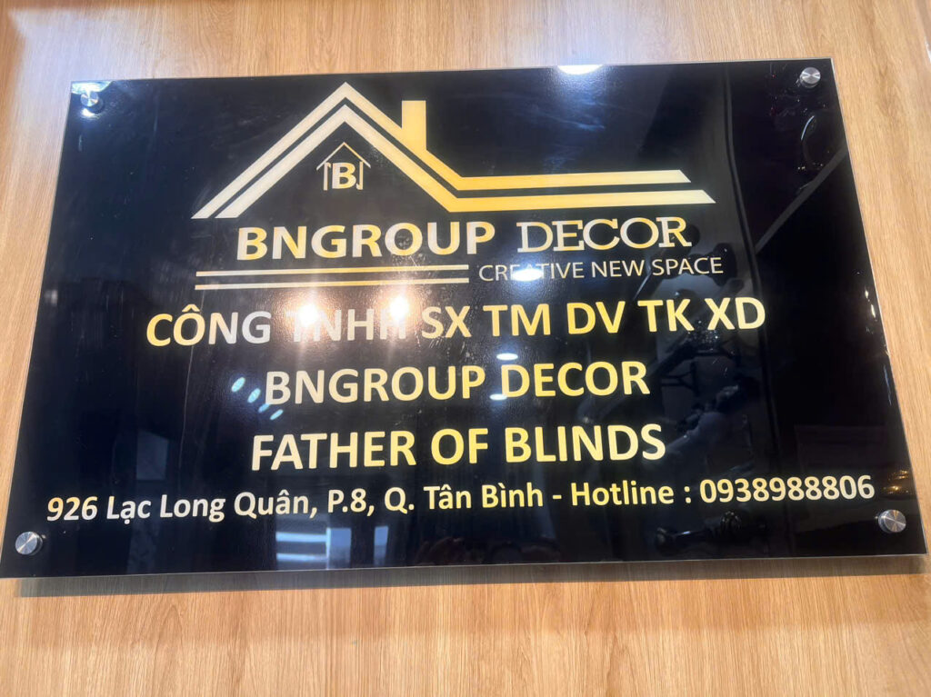 BIỂN HIỆU MICA 10LY DECAL CÁN NGƯỢC