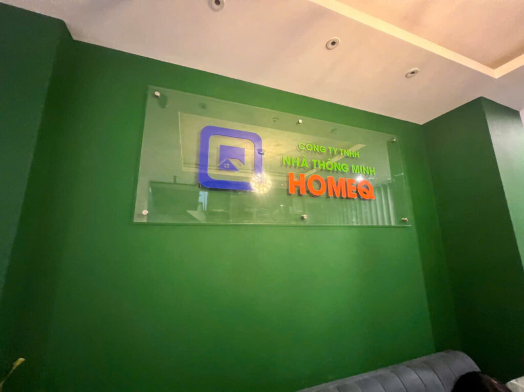 Biển Hiệu Decal Dán Kính