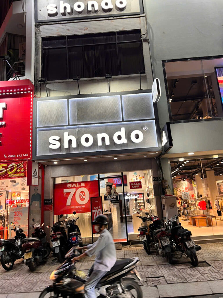 Làm bảng hiệu shop thời trang Quận Tân Bình –
