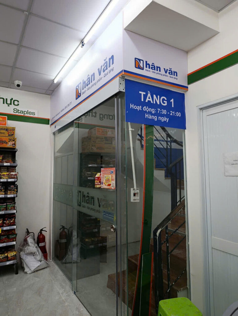 DÁN DECAL MỜ LÊN KÍNH 3 DÁN DECAL MỜ LÊN KÍNH