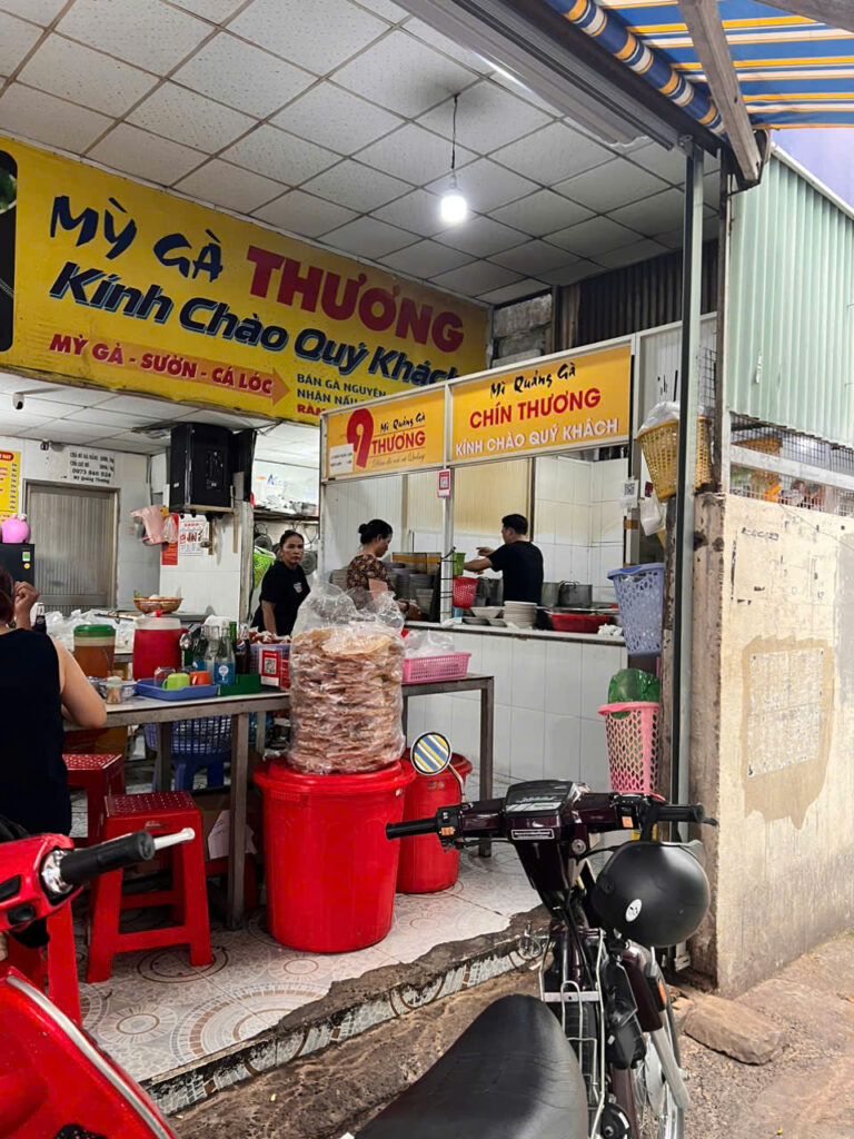 MÌ QUẢNG GÀ CHÍN THƯƠNG , TÂN BÌNH 
