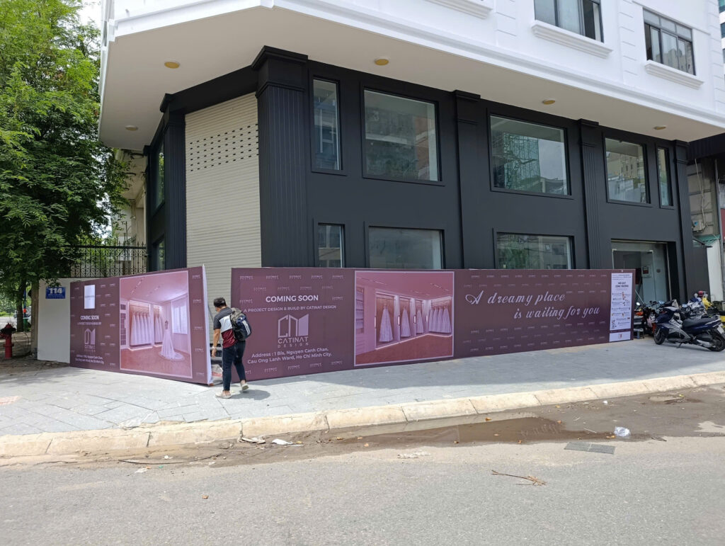 Thi Công Hàng Rào Quảng Cáo