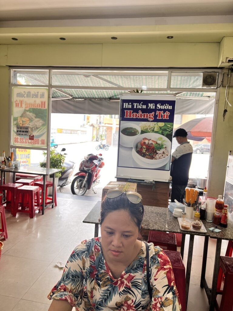 Hủ Tiếu Mì Sườn Hoàng Tử- Tân Bình 