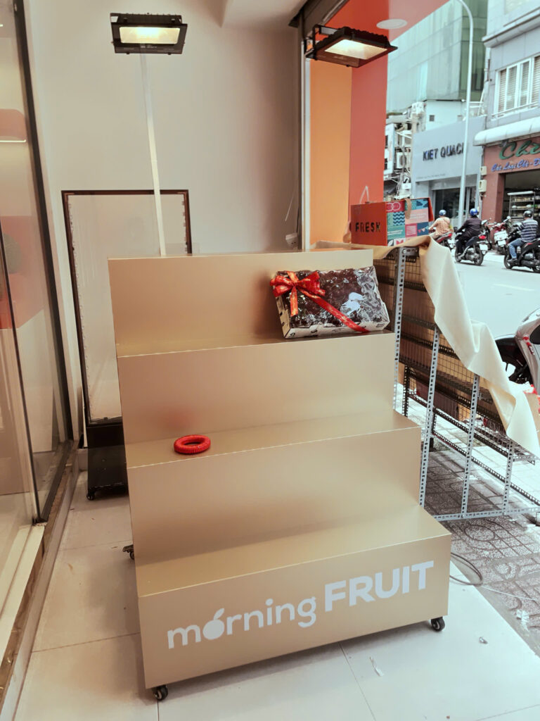 KỆ ALU TRƯNG BÀY SẢN PHẨM