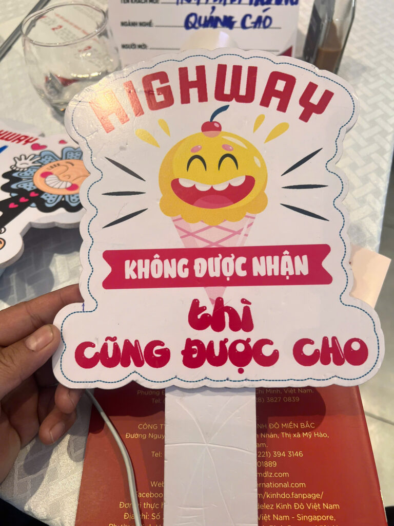 Chuyên làm Hashtag – biển vẫy  sự kiện chào khách