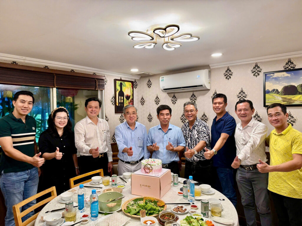 SINH NHẬT ANH BÙI PHƯỚC MÃO – GIÁM ĐỐC CÔNG TY PHƯỚC HƯNG 5 SINH NHẬT ANH BÙI PHƯỚC MÃO – GIÁM ĐỐC CÔNG TY PHƯỚC HƯNG