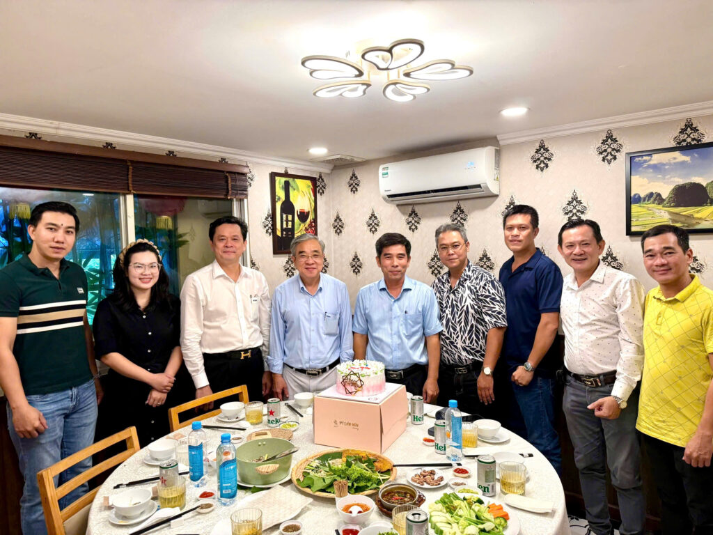 SINH NHẬT ANH BÙI PHƯỚC MÃO – GIÁM ĐỐC CÔNG TY PHƯỚC HƯNG 3 SINH NHẬT ANH BÙI PHƯỚC MÃO – GIÁM ĐỐC CÔNG TY PHƯỚC HƯNG