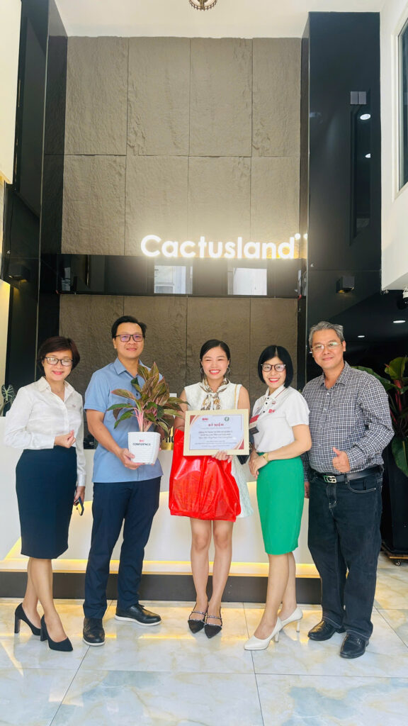 Cactusland Hotel Tân Bình 6 Quà tặng từ Anh Chi BNI confidence