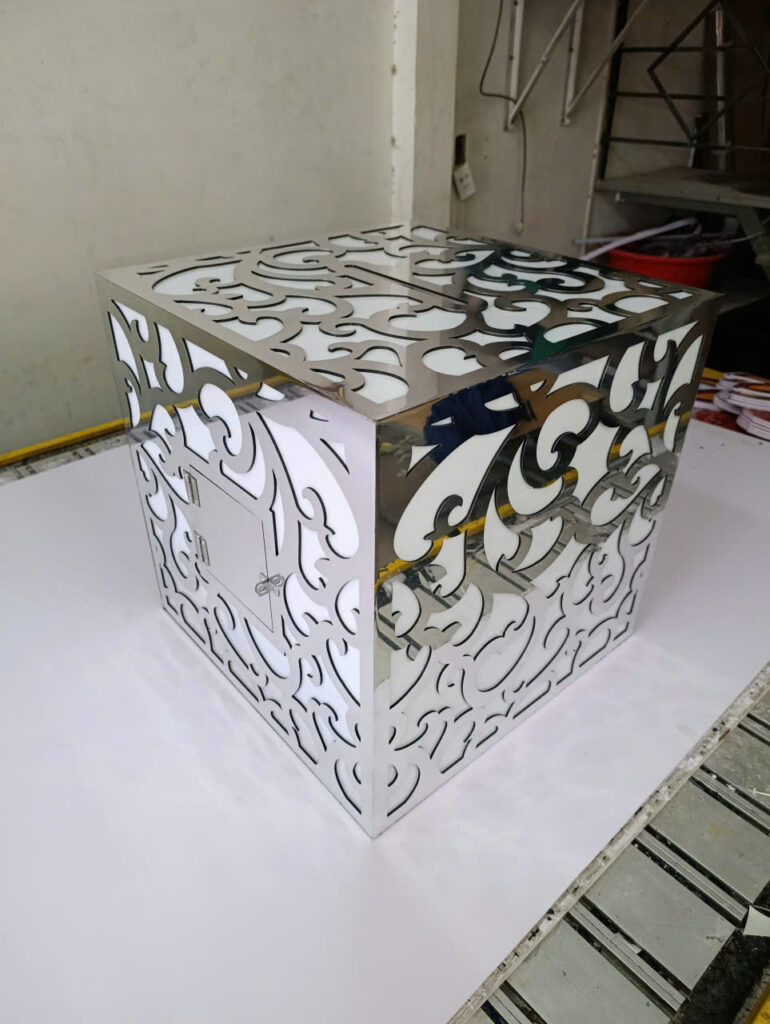 HỘP ĐỰNG PHONG BÌ ĐÁM CƯỚI 4 z6943124137228 76f86128603fd38cea5854db71622423