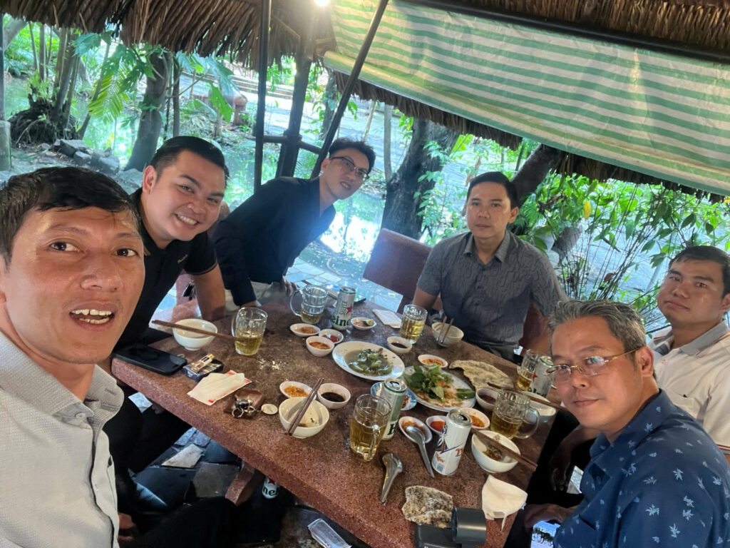 Quán Ăn Sân Vườn Vườn Xoài, QUANG CAO LINH ANH
