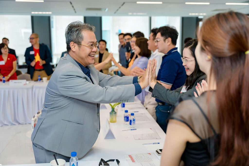 Quảng Cáo Linh Anh tái gia nhập BNI Confidence 4 Quảng Cáo Linh Anh tái gia nhập BNI Confidence