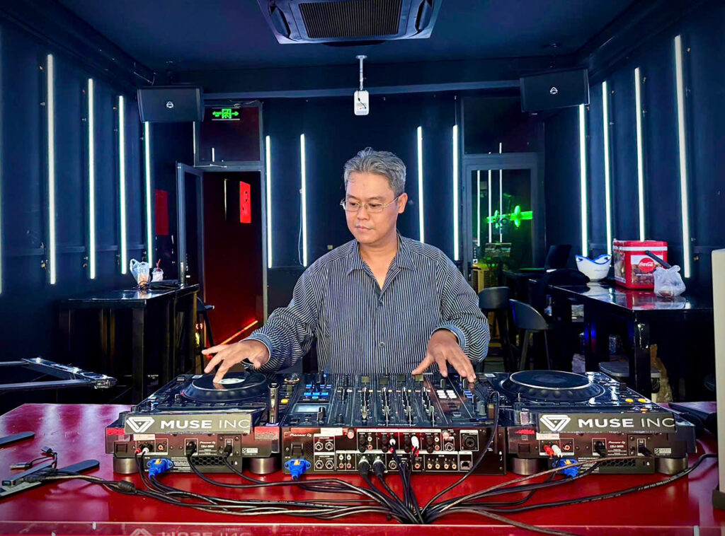 👉 Nghe ngay Playlist Nhạc Hay Tháng 9/2025 🎶 do Quảng Cáo Linh Anh tuyển chọn – thư giãn, làm việc hiệu quả hơn