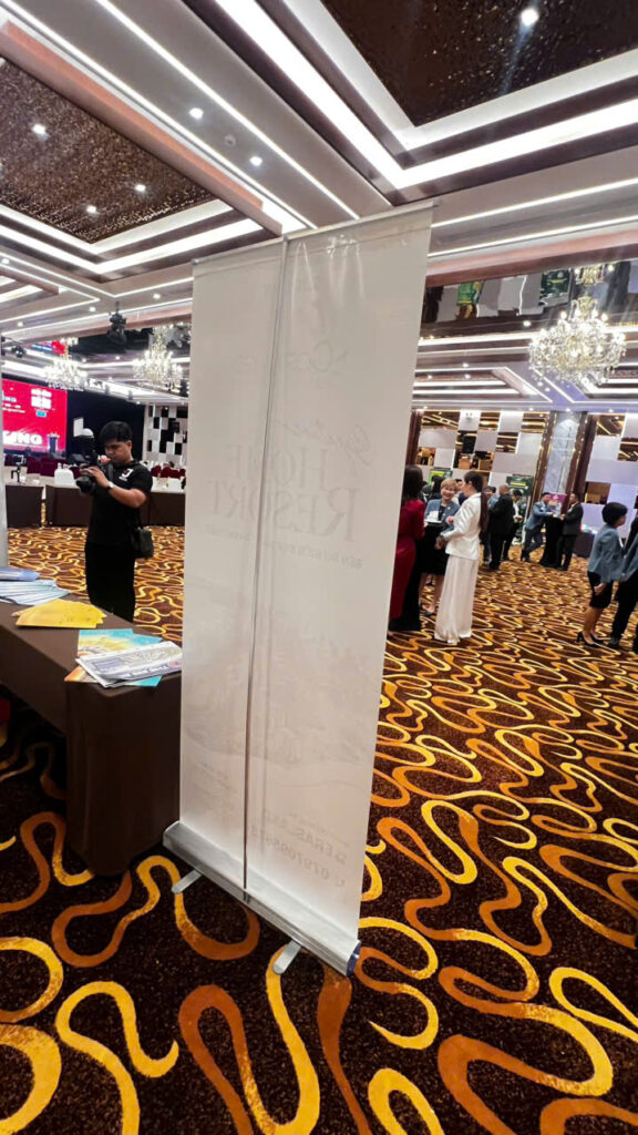 CHUYÊN LÀM STANDEE KHUNG NHÔM CUỘN -TP HCM 2 CHUYÊN LÀM STANDEE KHUNG NHÔM CUỘN -TP HCM