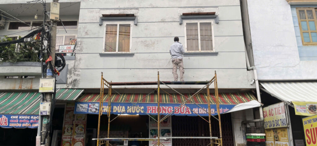 LINH ANH,COMPLETES ALU LIGHTBOX, SIGN FOR 3 LINH ANH,COMPLETES ALU LIGHTBOX, SIGN FOR