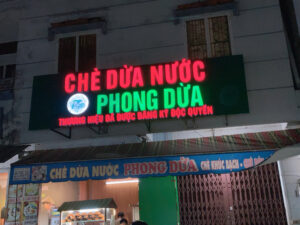 LINH ANH,COMPLETES ALU LIGHTBOX, SIGN FOR