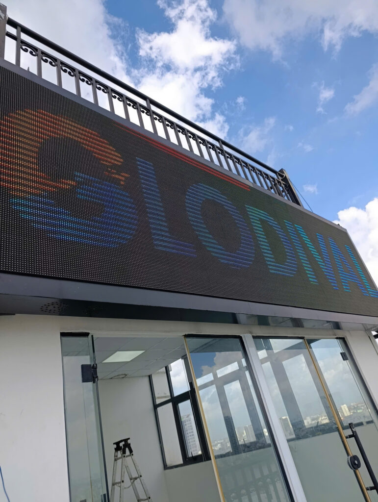 QUẢNG CÁO LINH ANH, DI DỜI MÀN HÌNH LED TRÊN CAO, CHUYÊN NGHIỆP TẠI TP.HCM 5 QUẢNG CÁO LINH ANH, DI DỜI MÀN HÌNH LED TRÊN CAO, CHUYÊN NGHIỆP TẠI TP.HCM