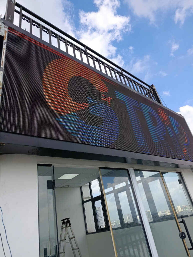 QUẢNG CÁO LINH ANH, DI DỜI MÀN HÌNH LED TRÊN CAO, CHUYÊN NGHIỆP TẠI TP.HCM 3 QUẢNG CÁO LINH ANH, DI DỜI MÀN HÌNH LED TRÊN CAO, CHUYÊN NGHIỆP TẠI TP.HCM