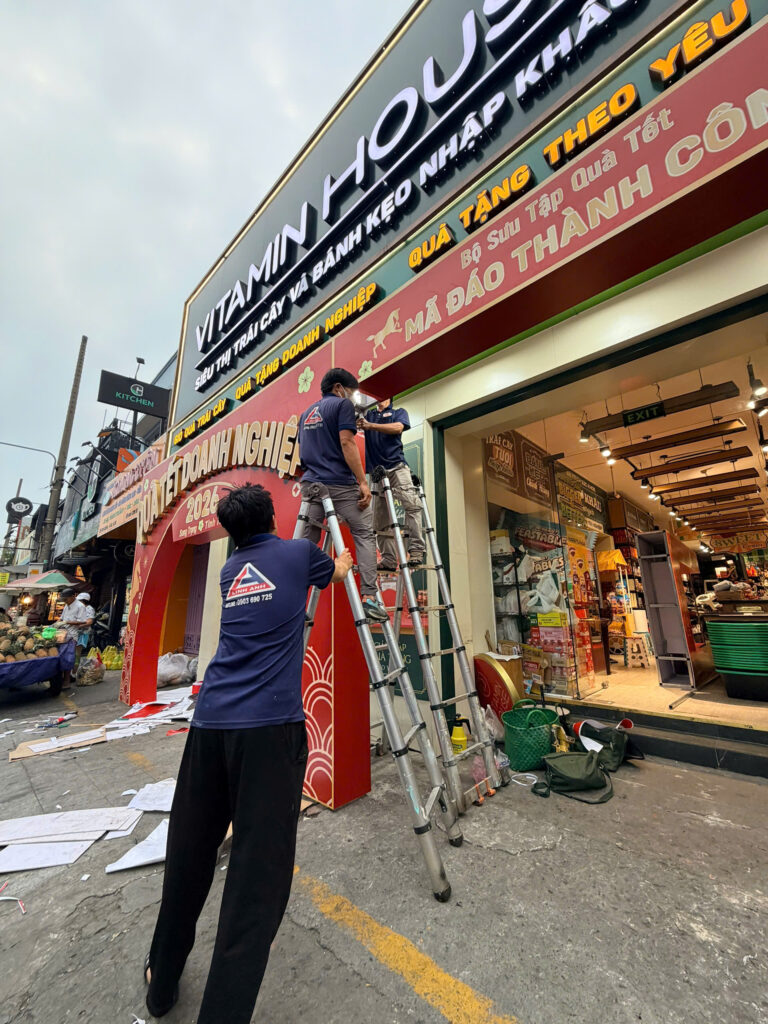 THI CÔNG TRANG TRÍ TẾT 2026, CHO SIÊU THỊ VITAMIN HOUSE, TP.HCM