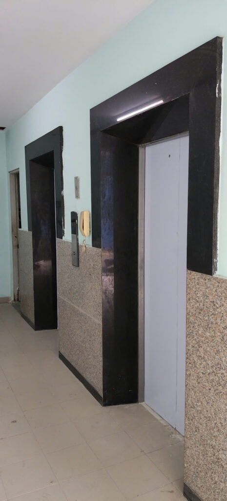 QC LINH ANH, THI CÔNG DÁN DECAL THANG MÁY, ĐẾ ĐEN, DIỆN TÍCH TRÊN 70M² 3 z7293852360734 2c2922c72758e5c690fd2de537fad534