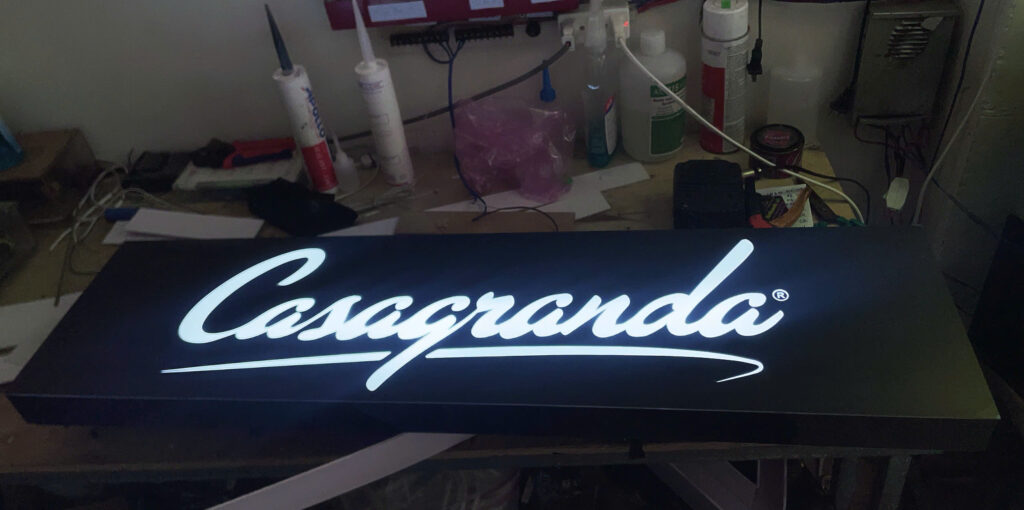 HỘP ĐÈN ALU, CHỮ ÂM SÁNG MẶT MICA, TP.HCM 1 HỘP ĐÈN ALU, CHỮ ÂM SÁNG MẶT MICA, TP.HCM