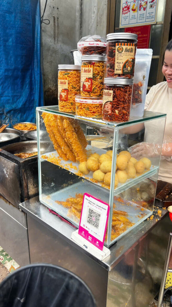 CHUỐI CHIÊN NGON SAU LƯNG TRƯỜNG NGUYỄN THƯỢNG HIỀN , MÓN QUÀ VẶT TUỔI HỌC TRÒ Ở TÂN BÌNH 4 z7349963879757 a2a27e68039e174cf6056d55b4acfcfd