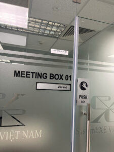 Thi Công Decal Mờ Kính Văn Phòng, thi công quảng cáo linh anh, Tp.HCM