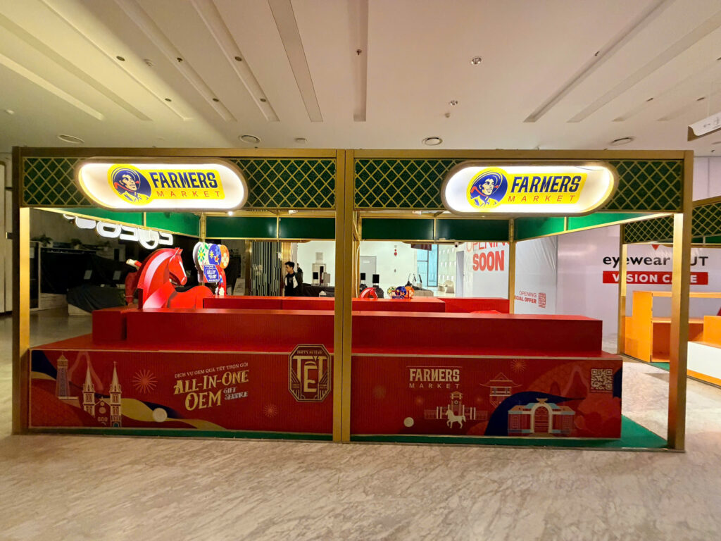 THI CÔNG GIAN HÀNG TẾT 2026, SIÊU THI FARMERS MARKET, TP.HCM 4 z7451696460112 882e1eff77249650e304ebdd3d1e3c10