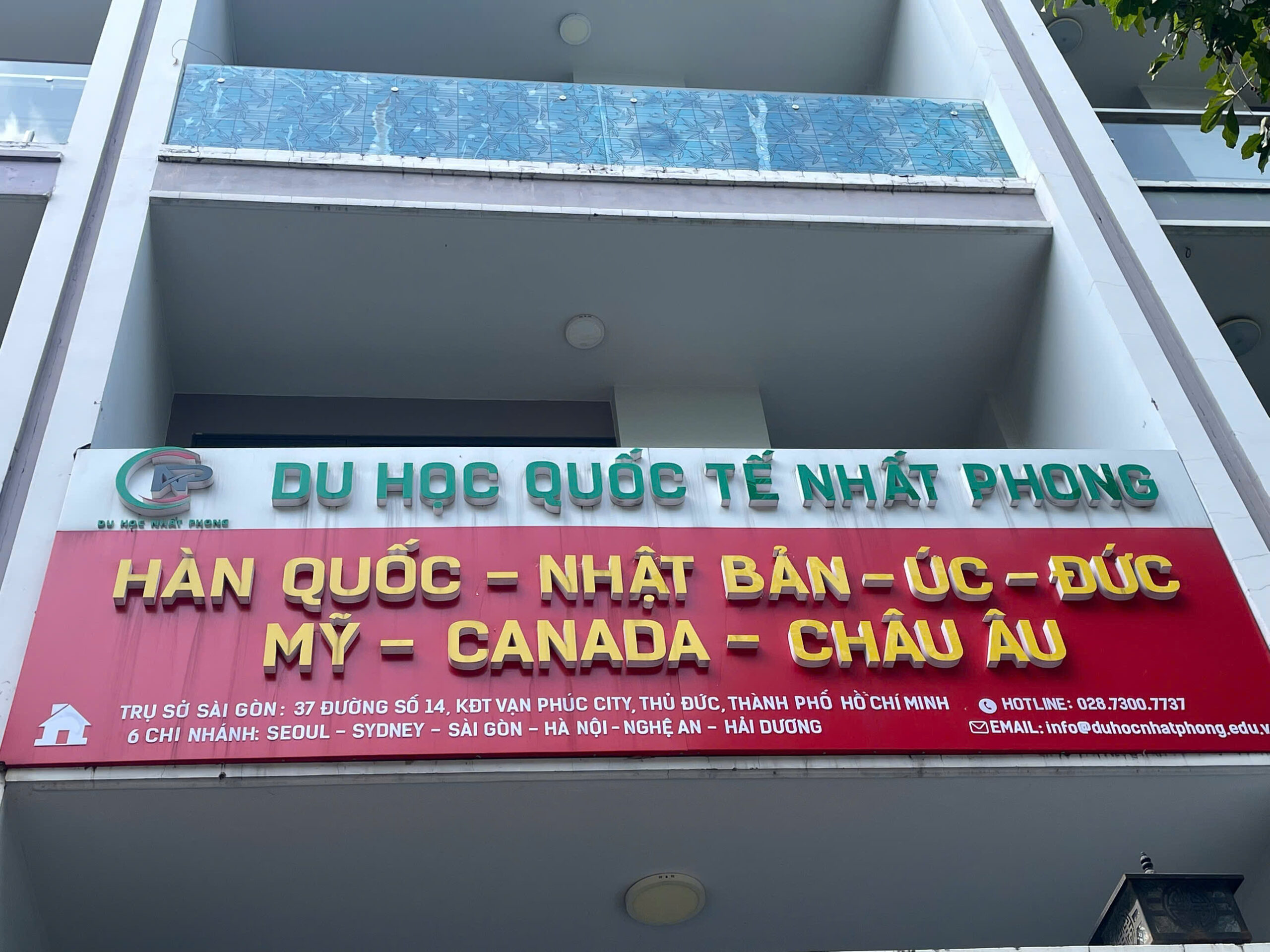 Muốn Tìm Đơn Vị Sửa, Điều Chỉnh Lại Thông Tin Trên Biển Hiệu Quảng Cáo, tp.HCM