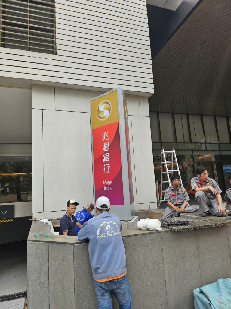 Hộp Đèn 3 Mặt Tại Phường Sài Gòn, QUẢNG CÁO LINH ANH 5 z7486687225750 87617f554105492e66d414affb09da8f