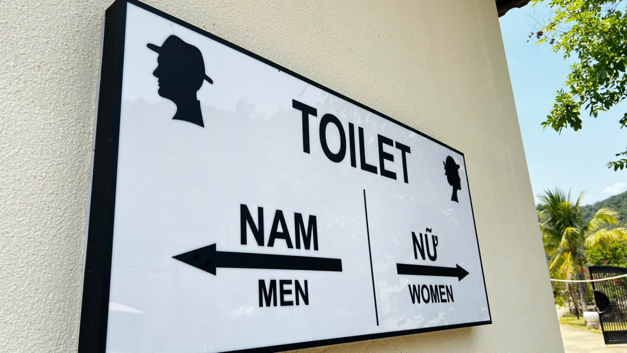 BẢNG CHỈ DẪN TOILET MICA IN UV, TP.HCM
