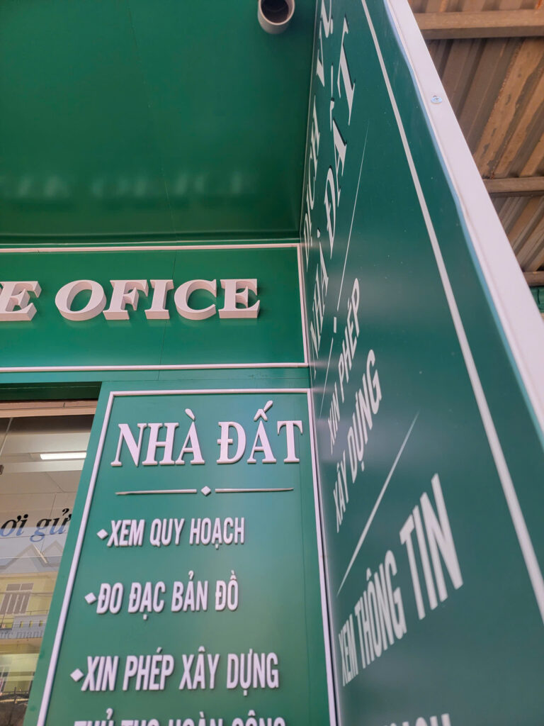 Thi Công Bảng Hiệu Alu, Chữ Nổi Mica Và Dán Decal Kính Văn Phòng Luật, Tại TP.HCM 2 Thi Công Bảng Hiệu Alu, Chữ Nổi Mica Và Dán Decal Kính Văn Phòng Luật Tại TP.HCM