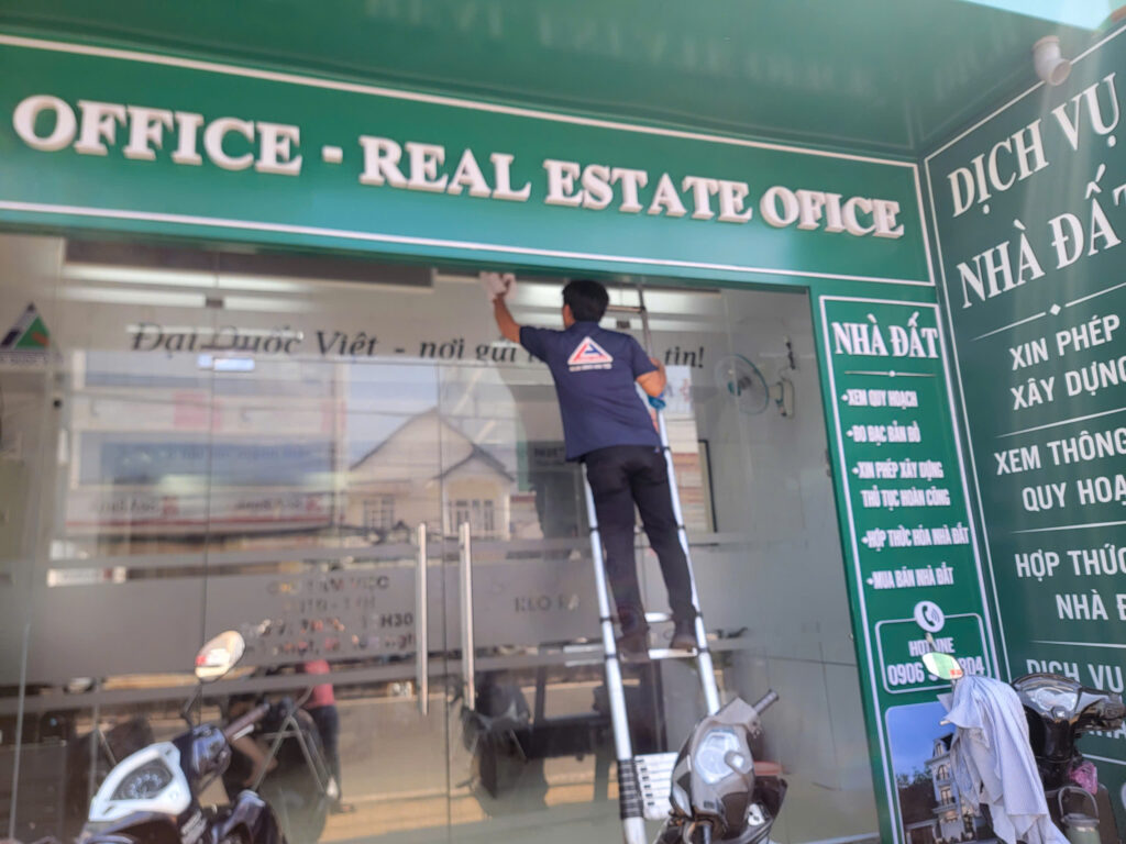 Thi Công Bảng Hiệu Alu, Chữ Nổi Mica Và Dán Decal Kính Văn Phòng Luật, Tại TP.HCM 1 z7931434437184 d9e81f7b032221203d1898b425669e67