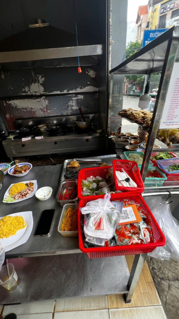 Cơm Gà Trí Mập, Nguyễn Trọng Tuyển, Tp.HCM 2 z7935162063634 ab9881466f6bb15389144669c282283f