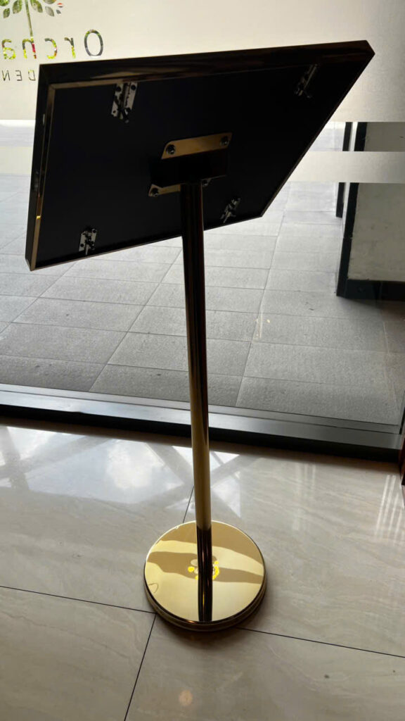 Thi Công Kệ Hướng Dẫn Tòa Nhà Chung Cư Inox Vàng Gương Cao Cấp, TP.HCM 1 z7943611210220 9860136915f5a81140bfb1c54fc227e8