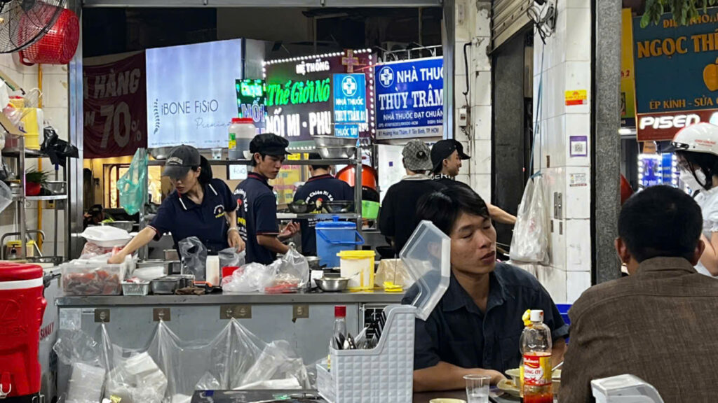 Mì Xào Giòn Hải Sản Tiểu Nhi , Quán Ăn Bình Dân Đông Khách, Tại Tân Bình, tp.hcm 6 z7951111403067 6bf3fe029bad54fd59c1785ecf9340eb