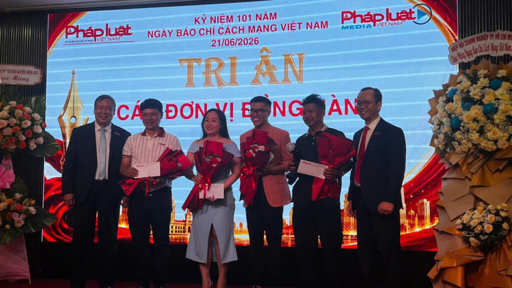 Doanh Nhân Trần Anh Hoàng, Tham Dự Lễ Kỷ Niệm 101 Năm Ngày Báo Chí Cách Mạng Việt Nam, Do Báo Pháp Luật Việt Nam Tổ Chức 5 z7957473584274 7b0940653fe2378dd13f85e221aa2371