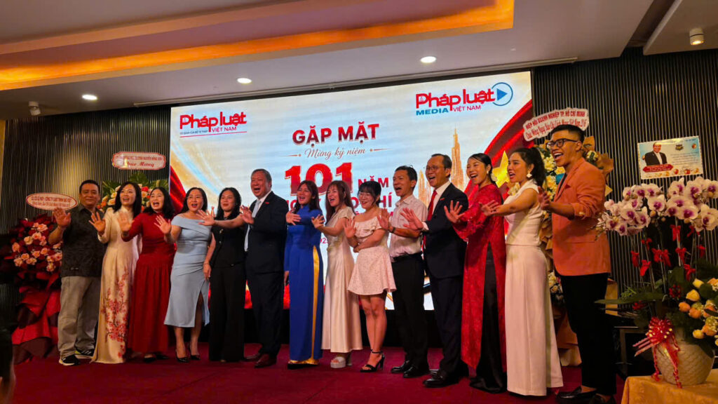 Doanh Nhân Trần Anh Hoàng, Tham Dự Lễ Kỷ Niệm 101 Năm Ngày Báo Chí Cách Mạng Việt Nam, Do Báo Pháp Luật Việt Nam Tổ Chức 3 z7957473636011 bf7eefa69eebe4f0277193e1138532c5