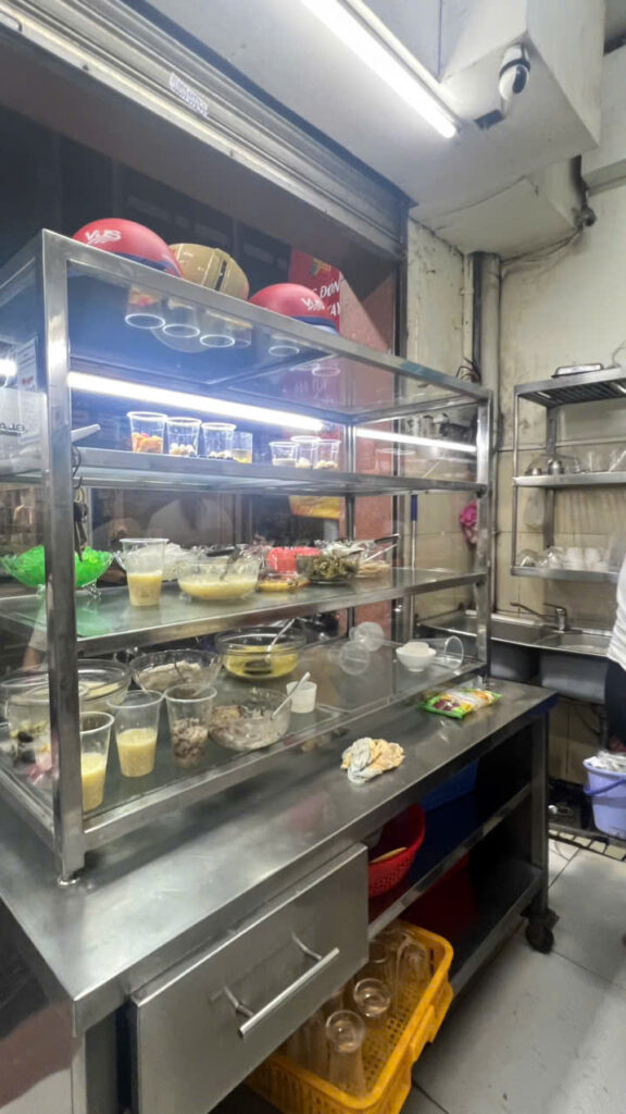 Chè 75, trần huy liệu, Phú Nhuận , TP.HCM 2 z8060241973763 fe25ded5d859917f7db6895048b54b31