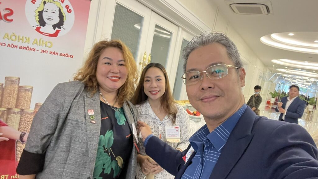 Cô Út Sài Gòn, Gian hàng chị út Thanh đặc sản nổi bật tại BNI, chương trình kết nối doanh nghiệp BNI, Tp.HCM 3 1787387425890 2012465878701460028 g3446957122316027143 08392ab4fe09841620e6f7551bac3305