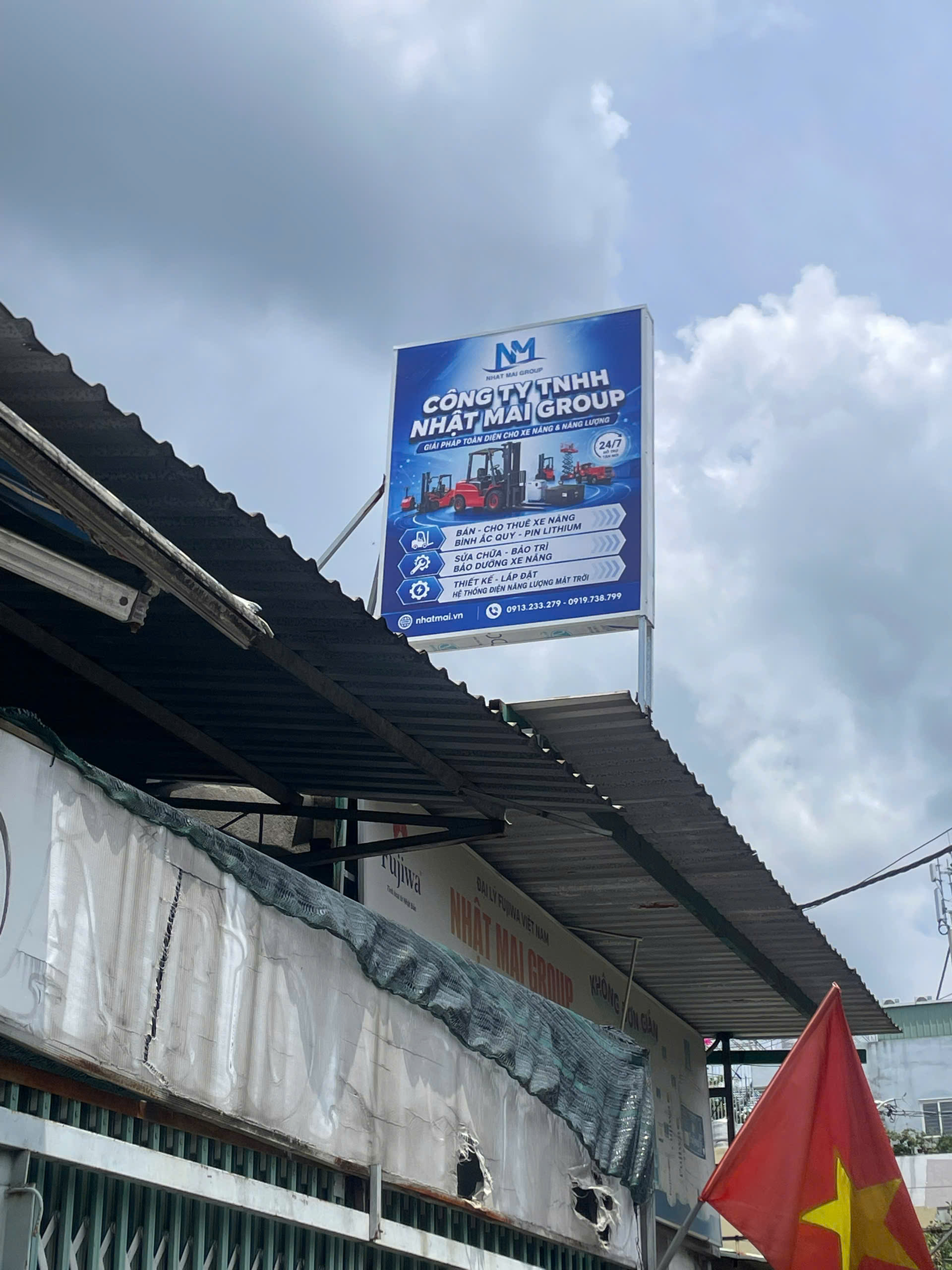 Thi công bảng hiệu công ty,  hộp đèn vẫy BNI tại , Quận 12, tp.HCM