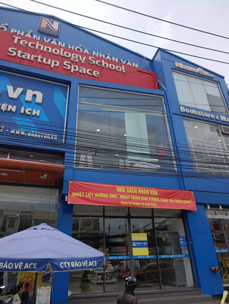 Thi Công Băng Rôn Bạt 2 Da, Cho Nhà Sách Nhân Văn, Tại Hai Điểm Trên Đường Trường Chinh, TP.HCM 3 tiêu đề SEO phụ: 1 1790310310786 3577997987879856758 g5677739442197379354 8c005f07a6234d7e6be3a421d691c7fa