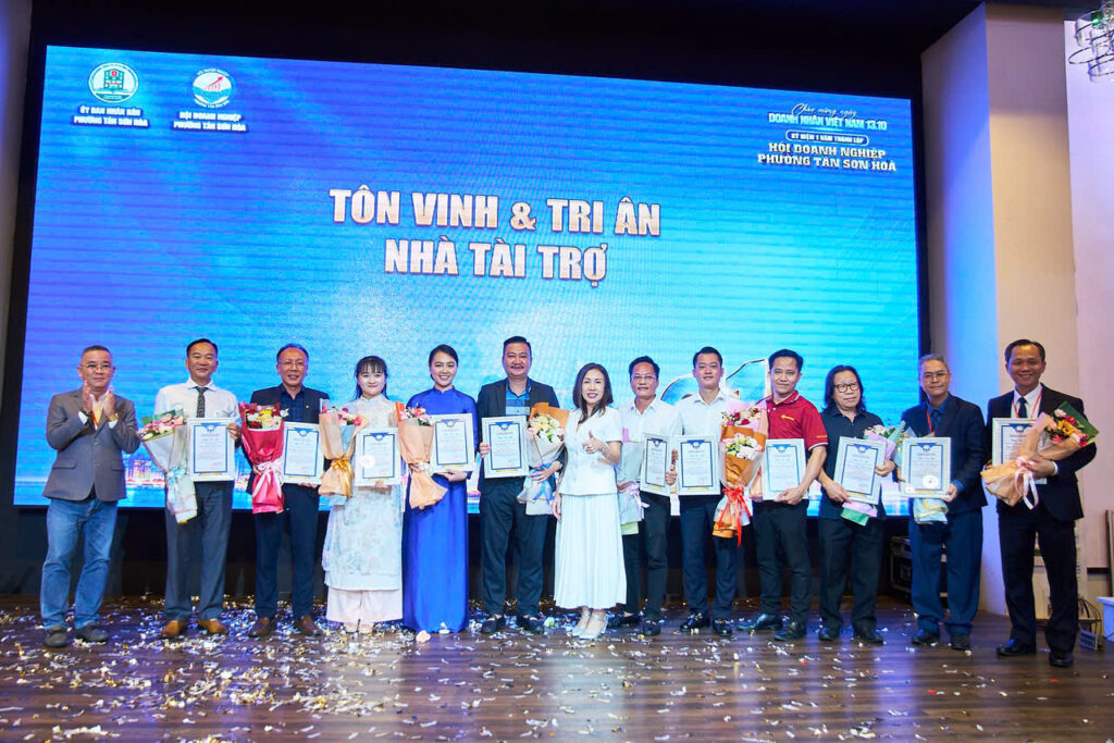 Quảng Cáo Linh Anh đón nhận Giấy khen tại Tân Sơn Hòa, TP.HCM 4 1791891169263 2012465878701460028 g3446957122316027143 110b7814fef38d92319f91fa2ada12c7